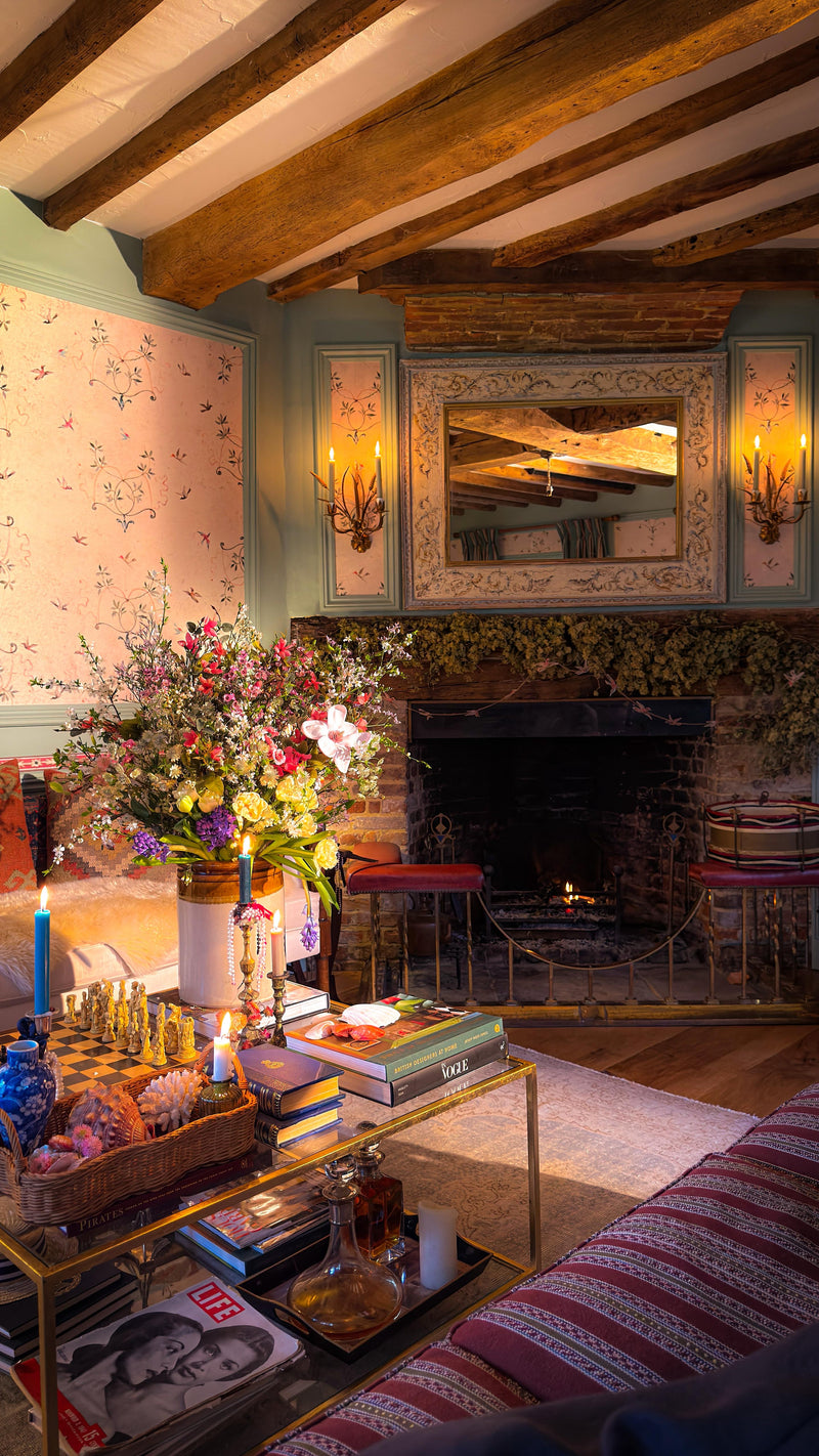 Birds at Play Wallpaper